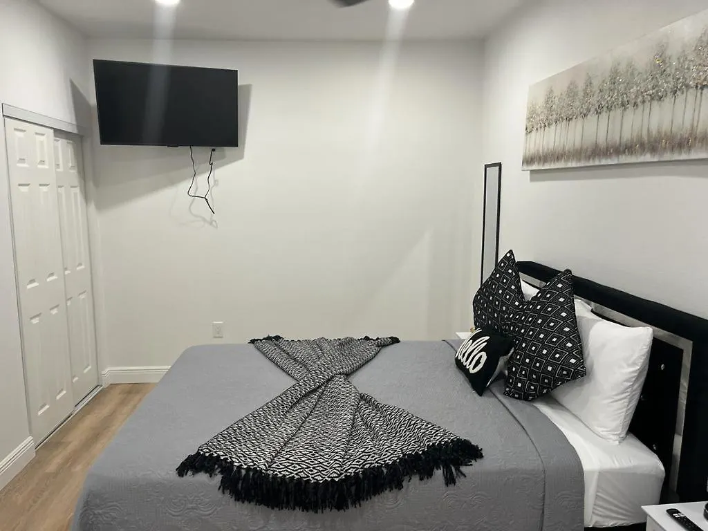 Incredible Comfortable Apartments Near The Airport And Beaches Tampa Holiday home