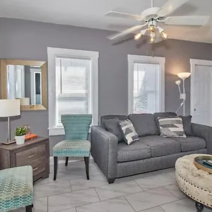 Gorgeous Loft Centrally Located Holiday home