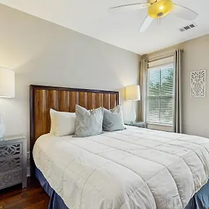 Price Street Place Holiday home Savannah